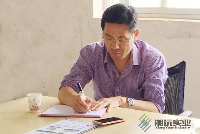 常德湘沅實(shí)業(yè)有限公司,常德垂直垃圾壓縮站,地埋式垃圾壓縮站,電動(dòng)人力斗車(chē),電動(dòng)三輪高壓清運(yùn)車(chē),電動(dòng)助力拉車(chē) 常德湘沅實(shí)業(yè)有限公司,常德垂直垃圾壓縮站,地埋式垃圾壓縮站,電動(dòng)人力斗車(chē),電動(dòng)三輪高壓清運(yùn)車(chē),電動(dòng)助力拉車(chē)